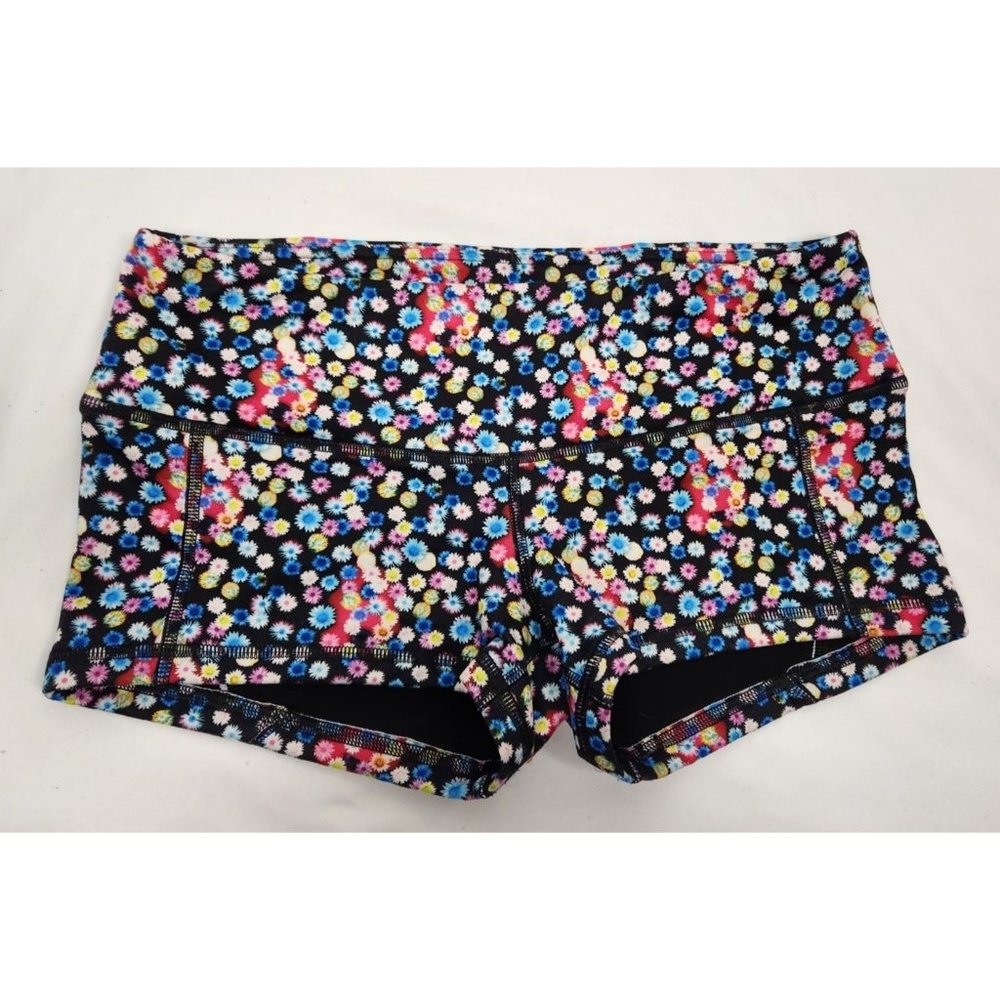 FLEO Women's Sz. M Headlights Low Rise Contour Workout Shorts